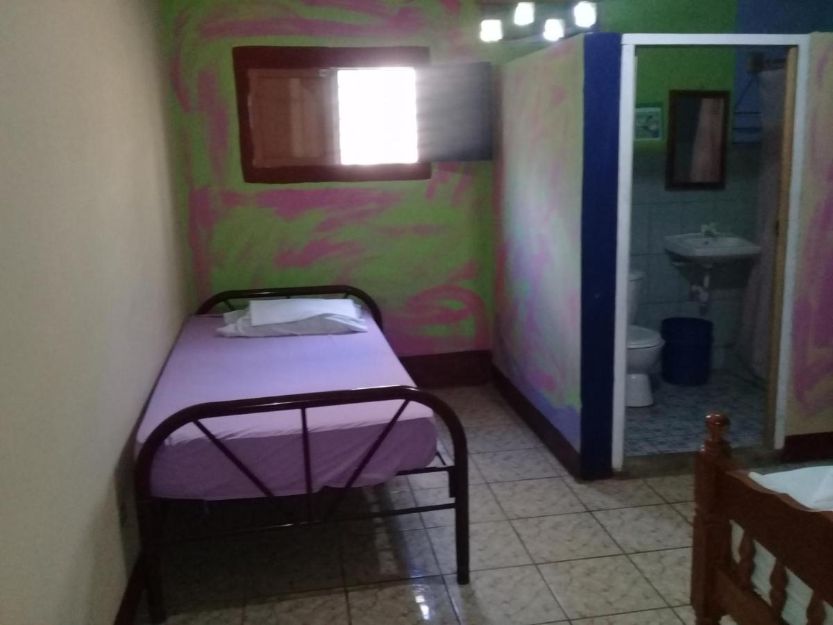 ריבאס Hostal Maria מראה חיצוני תמונה