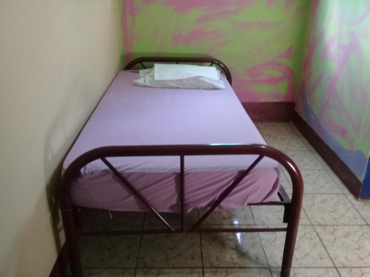 ריבאס Hostal Maria מראה חיצוני תמונה