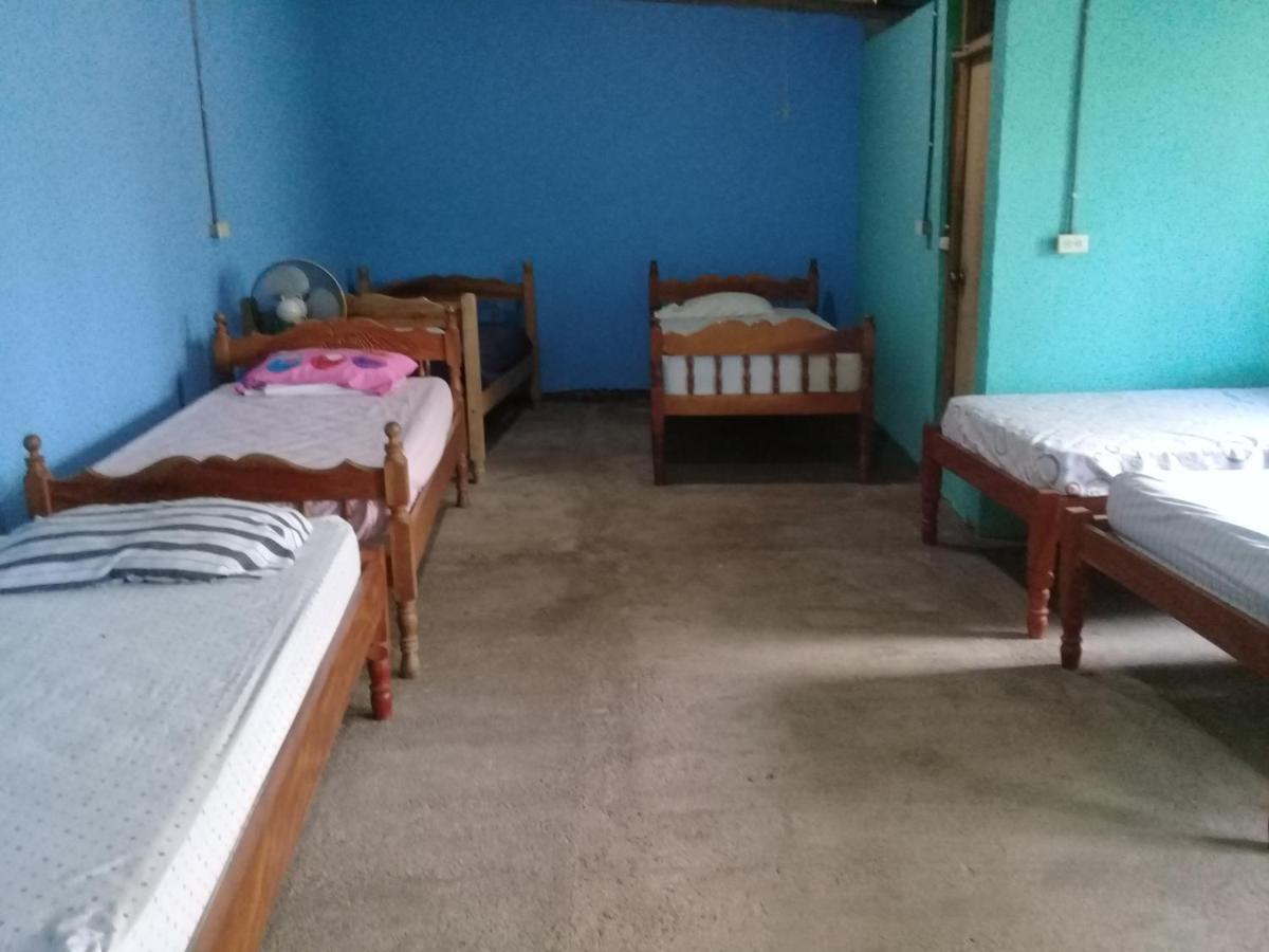 ריבאס Hostal Maria מראה חיצוני תמונה