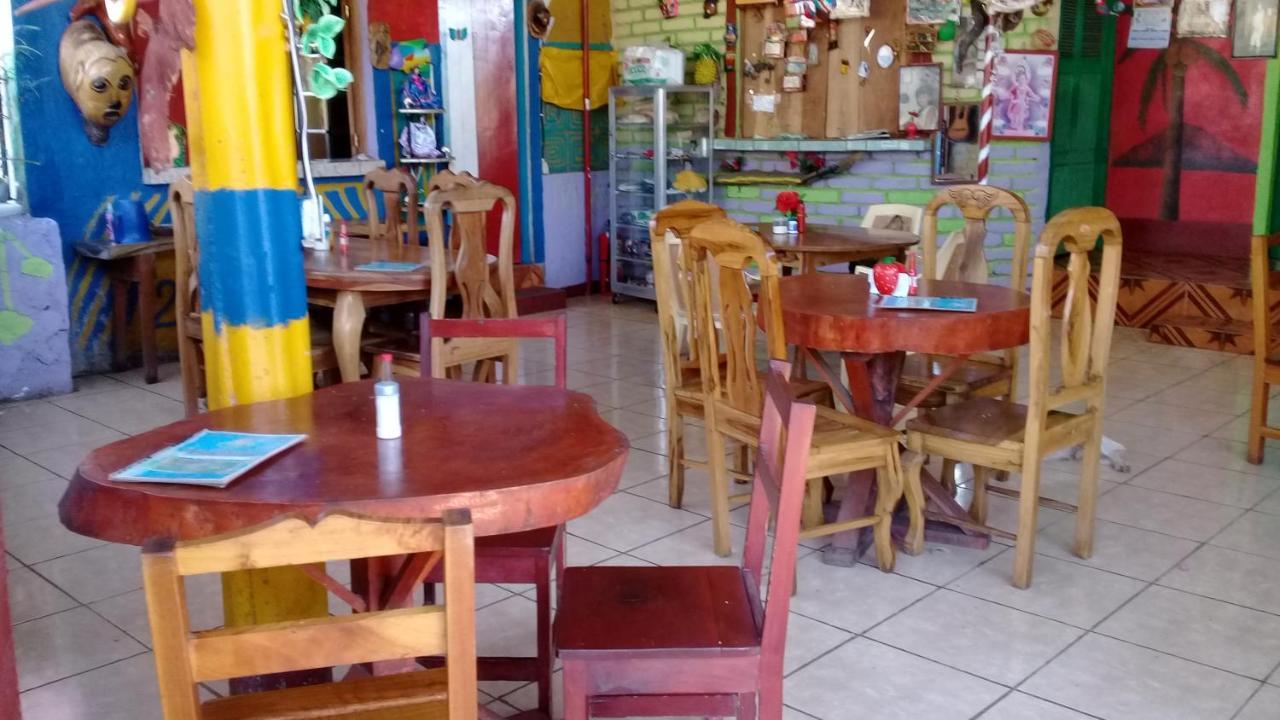 ריבאס Hostal Maria מראה חיצוני תמונה