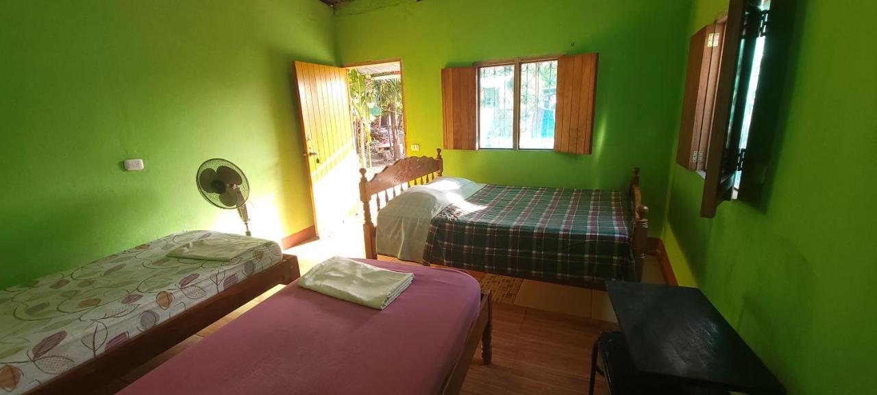 ריבאס Hostal Maria מראה חיצוני תמונה