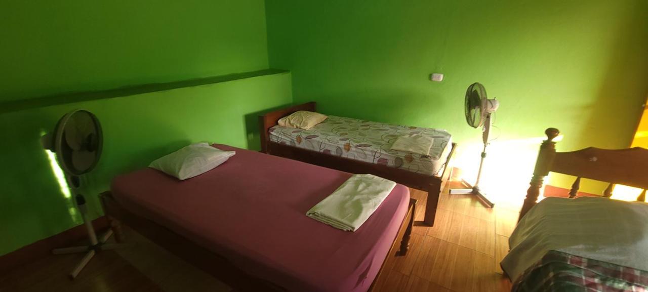 ריבאס Hostal Maria מראה חיצוני תמונה