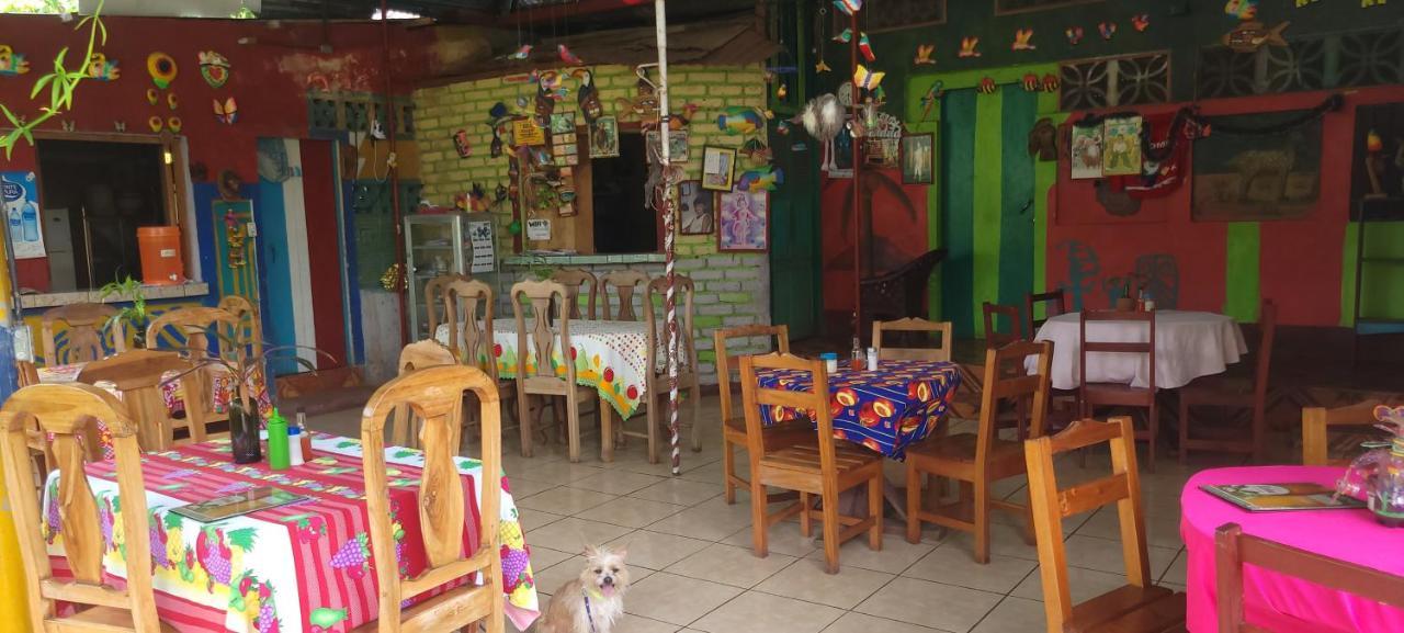 ריבאס Hostal Maria מראה חיצוני תמונה